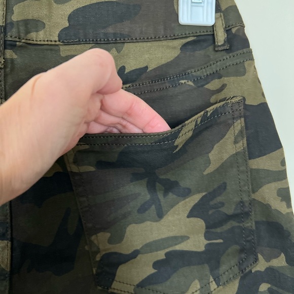 Elite Jeans Womens Camo Shorts 7/28 High Rise Stretch Distressed Casual Outdoor - Picture 7 of 17